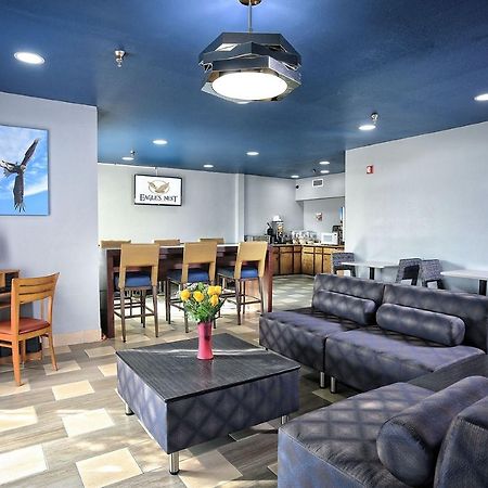 Eagles Nest Inn Стейтсбъро Екстериор снимка