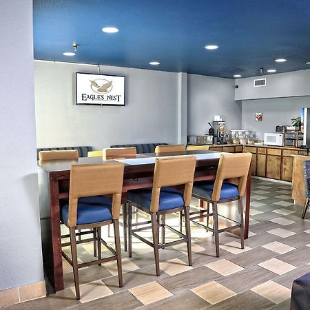 Eagles Nest Inn Стейтсбъро Екстериор снимка