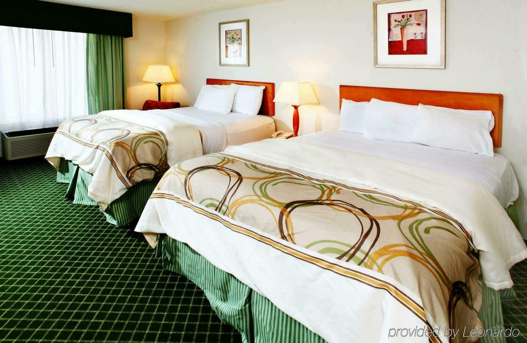 Eagles Nest Inn Стейтсбъро Екстериор снимка